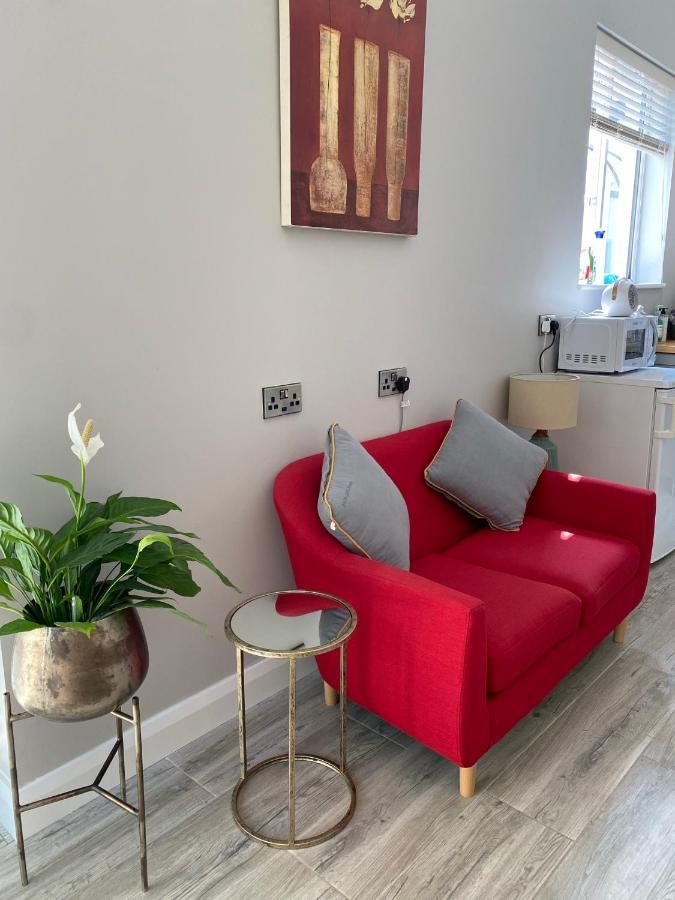 Hugo Mews Bright Studio Apartment Bray Kültér fotó